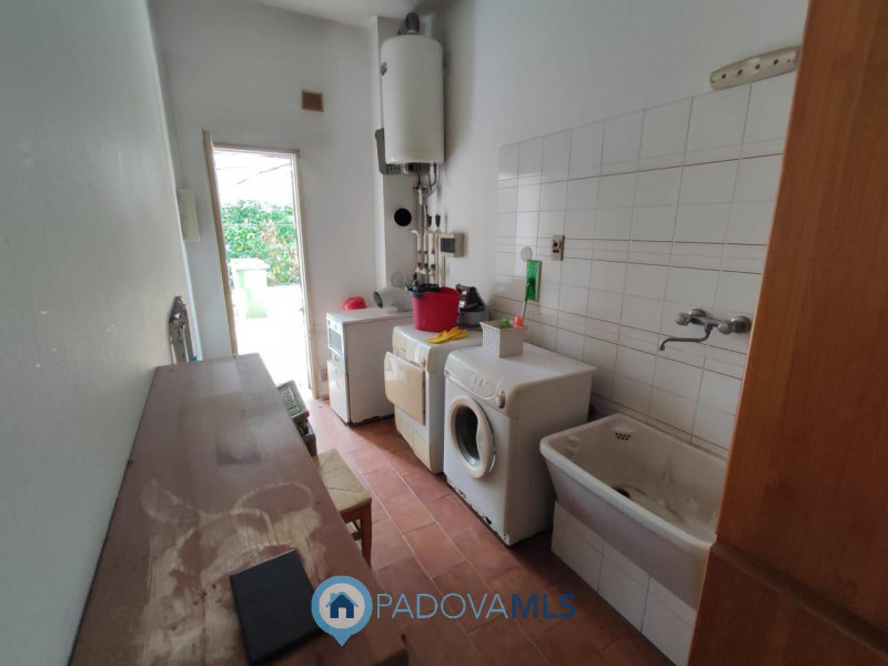 Immagine 22 di Casa bifamiliare in vendita  in Via Friuli a Selvazzano Dentro