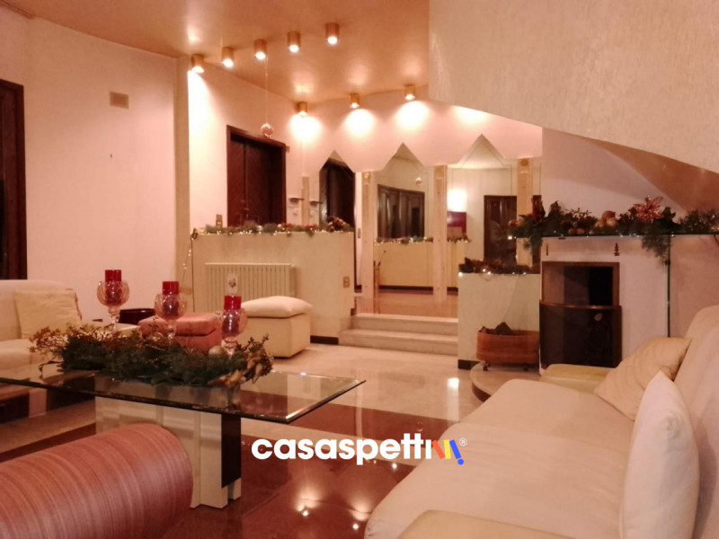 Immagine 46 di Villa in vendita  in Via Montanara 68 a Sava