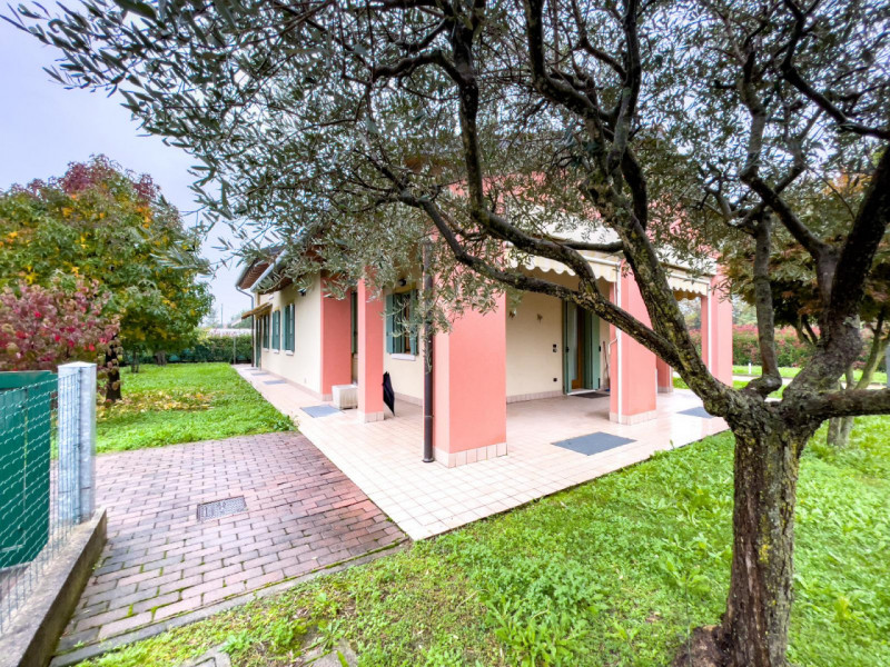 Immagine 1 di Casa indipendente in vendita  a Resana