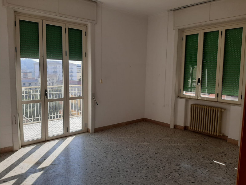 Immagine 13 di Appartamento in vendita  in via Antonio D'Arco a Eboli