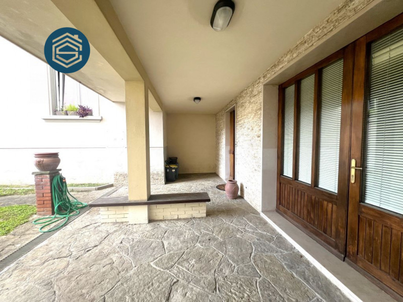 Immagine 1 di Casa indipendente in vendita  in Via Bruno Buozzi 127 a Campi Bisenzio