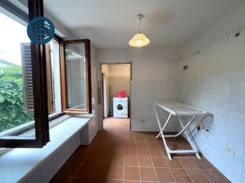 Immagine 10 di Casa indipendente in vendita  in Via Bruno Buozzi 127 a Campi Bisenzio