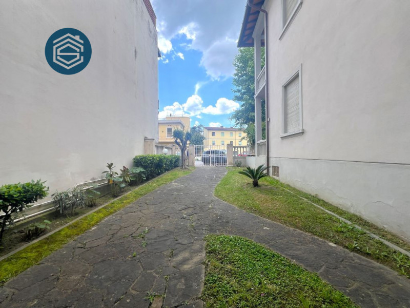 Immagine 42 di Casa indipendente in vendita  in Via Bruno Buozzi 127 a Campi Bisenzio