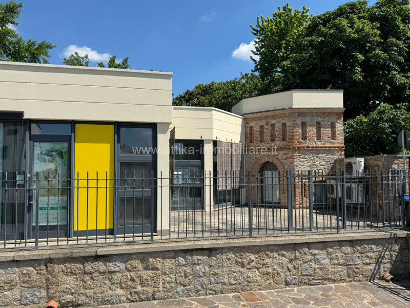 Immagine 1 di Ufficio in affitto  in Via Papa Giovanni XXIII a Monselice