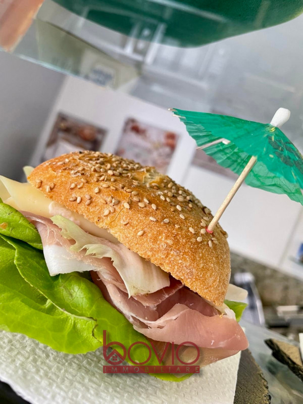 Immagine 68 di Attività commerciale in vendita  in Via Frejus n°117/a a Torino