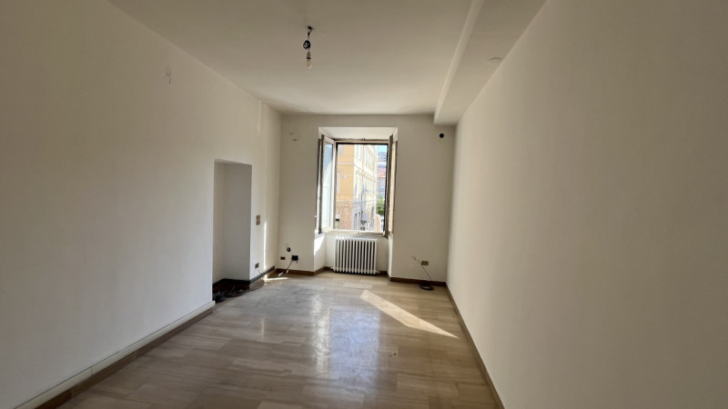 Immagine 7 di Appartamento in vendita  in PIAZZA STAMIRA a Ancona