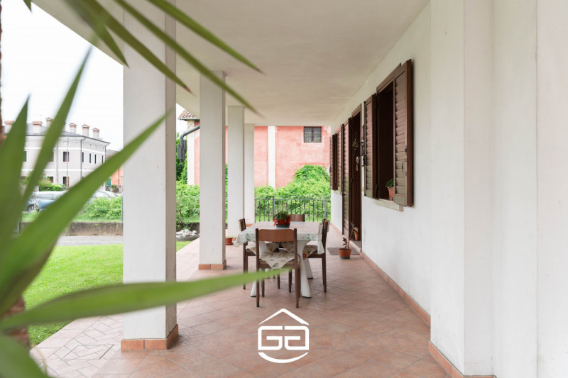 Immagine 1 di Casa bifamiliare in vendita  in Via Crosara, 2/E a Bolzano Vicentino