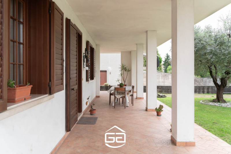 Immagine 4 di Casa bifamiliare in vendita  in Via Crosara, 2/E a Bolzano Vicentino