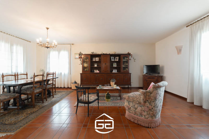 Immagine 7 di Casa bifamiliare in vendita  in Via Crosara, 2/E a Bolzano Vicentino