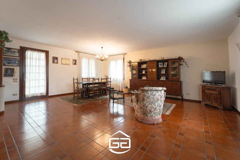 Immagine 9 di Casa bifamiliare in vendita  in Via Crosara, 2/E a Bolzano Vicentino