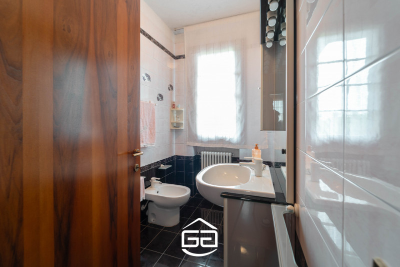 Immagine 33 di Casa bifamiliare in vendita  in Via Crosara, 2/E a Bolzano Vicentino