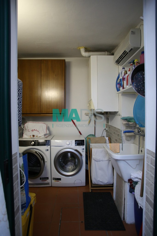 Immagine 10 di Casa indipendente in vendita  in Via Lorenzo da Prato a Prato