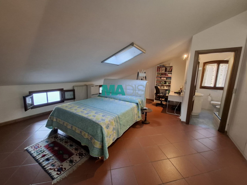 Immagine 15 di Casa indipendente in vendita  in Via Lorenzo da Prato a Prato