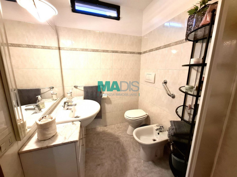 Immagine 18 di Casa indipendente in vendita  in Via Lorenzo da Prato a Prato