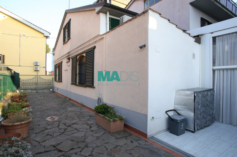 Immagine 21 di Casa indipendente in vendita  in Via Lorenzo da Prato a Prato