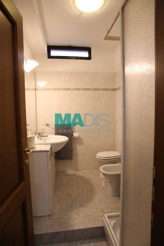 Immagine 26 di Casa indipendente in vendita  in Via Lorenzo da Prato a Prato