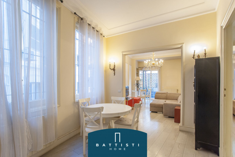 Immagine 4 di Appartamento in vendita  in Passeggiata di Ripetta a Roma