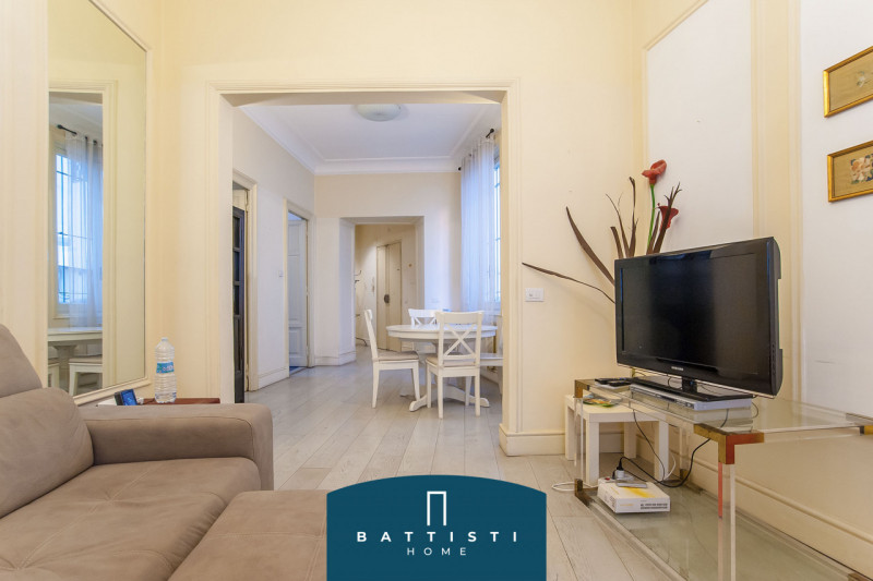 Immagine 6 di Appartamento in vendita  in Passeggiata di Ripetta a Roma