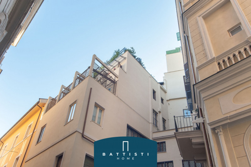 Immagine 20 di Appartamento in vendita  in Passeggiata di Ripetta a Roma