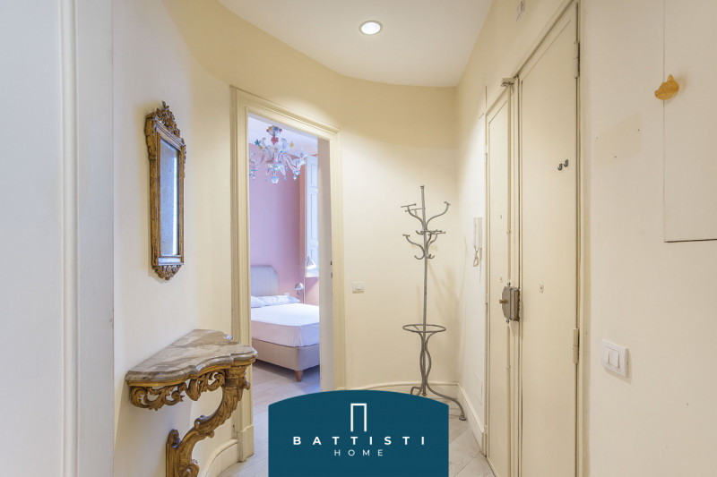 Immagine 21 di Appartamento in vendita  in Passeggiata di Ripetta a Roma