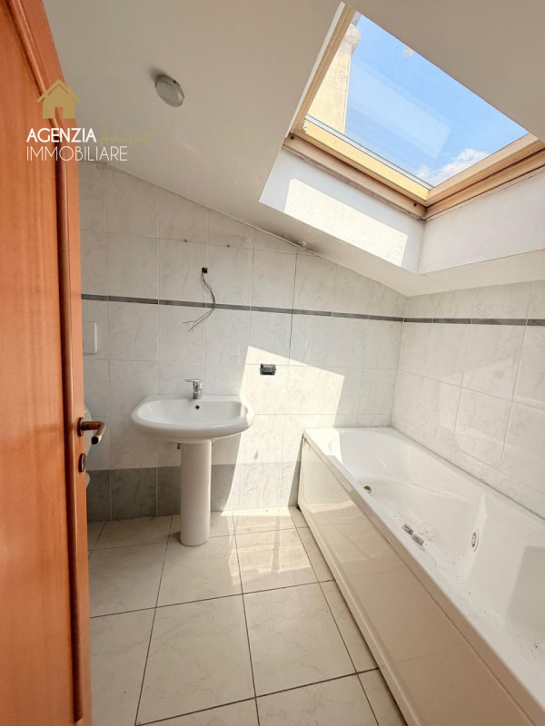 Immagine 17 di Monolocale in affitto  in Via Casilina 1932 a Roma