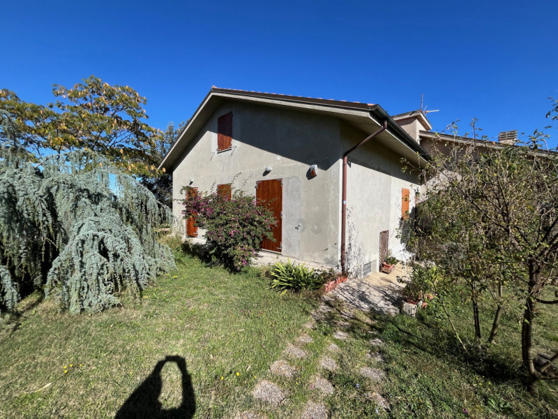 Immagine 3 di Casa indipendente in vendita  a Senigallia