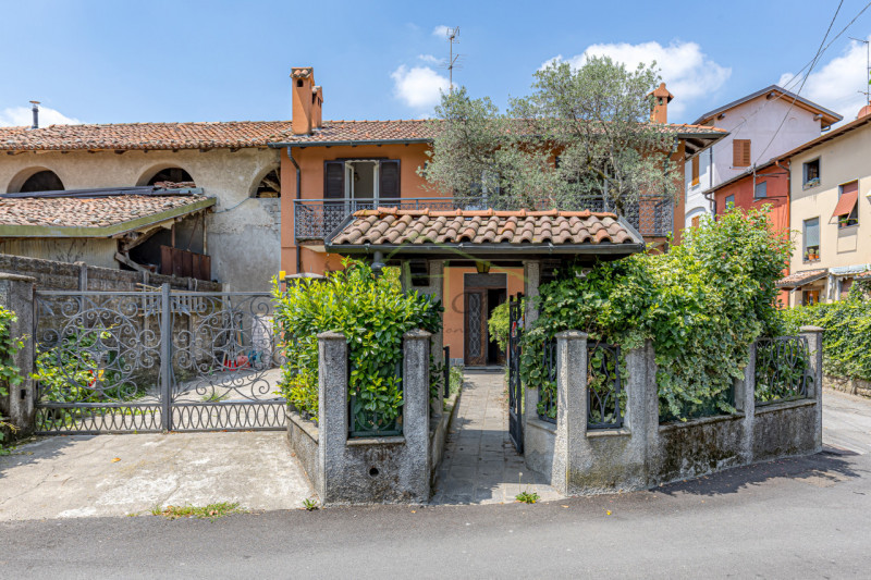 Immagine 2 di Casa indipendente in vendita  a Albavilla