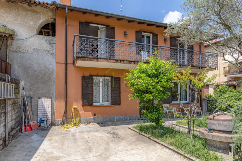 Immagine 4 di Casa indipendente in vendita  a Albavilla