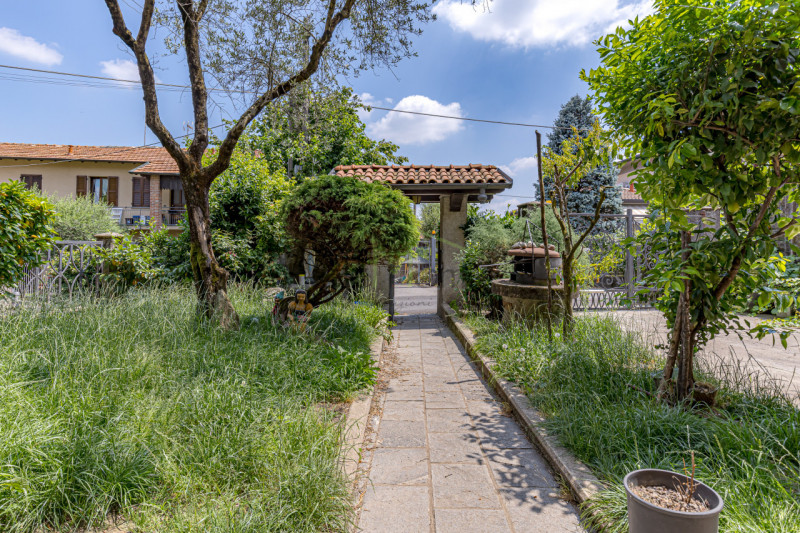 Immagine 7 di Casa indipendente in vendita  a Albavilla