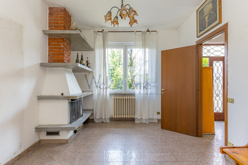 Immagine 10 di Casa indipendente in vendita  a Albavilla