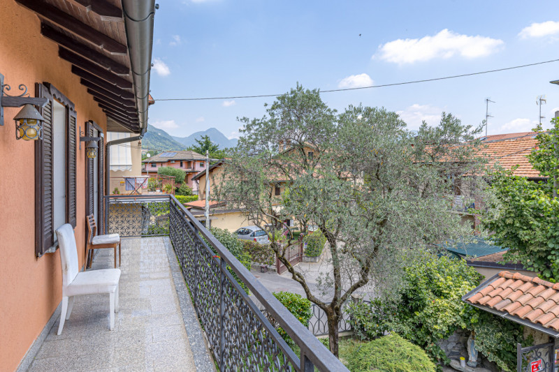 Immagine 22 di Casa indipendente in vendita  a Albavilla