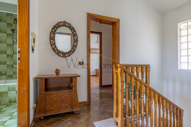 Immagine 23 di Casa indipendente in vendita  a Albavilla