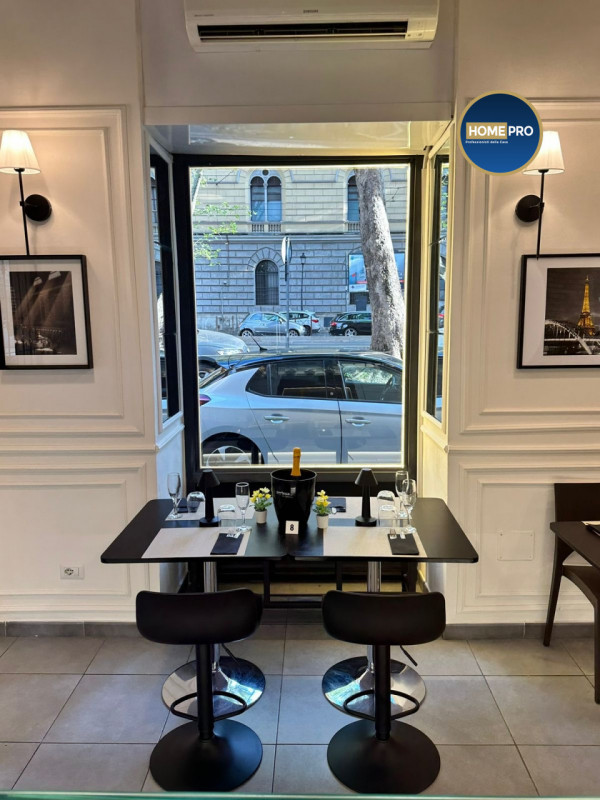 Immagine 4 di Negozio in vendita  in Viale Delle Milizie 88 a Roma