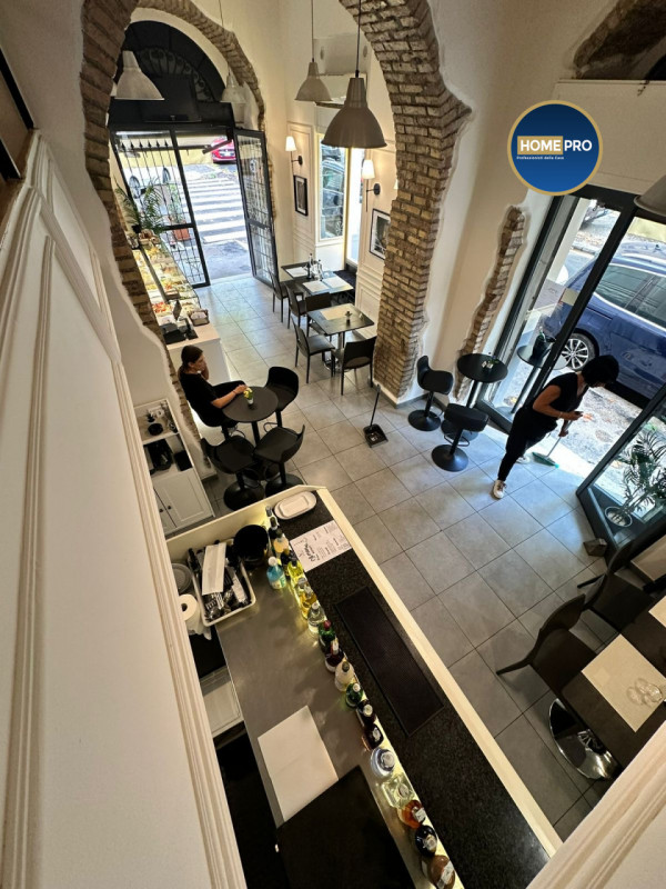 Immagine 12 di Negozio in vendita  in Viale Delle Milizie 88 a Roma