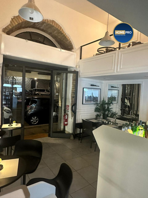 Immagine 16 di Negozio in vendita  in Viale Delle Milizie 88 a Roma