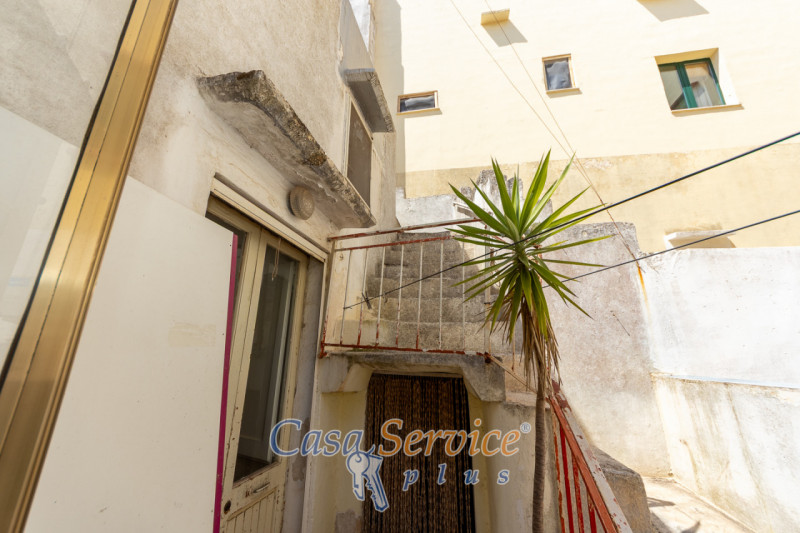 Immagine 10 di Casa indipendente in vendita  in Via Stanislao Senape de Pace a Alezio
