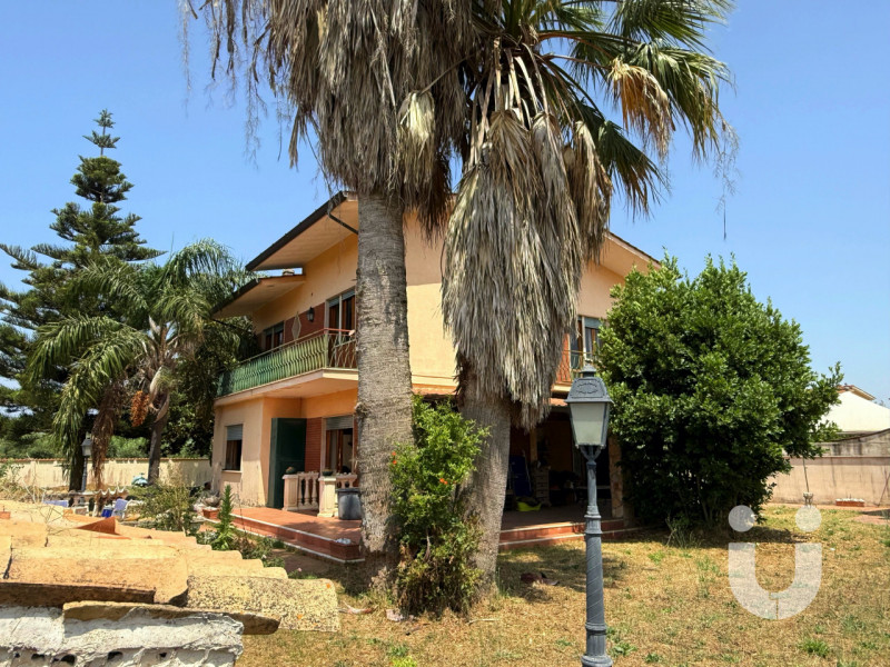 Immagine 1 di Villa in vendita  in Via Colle San Magno a Nettuno