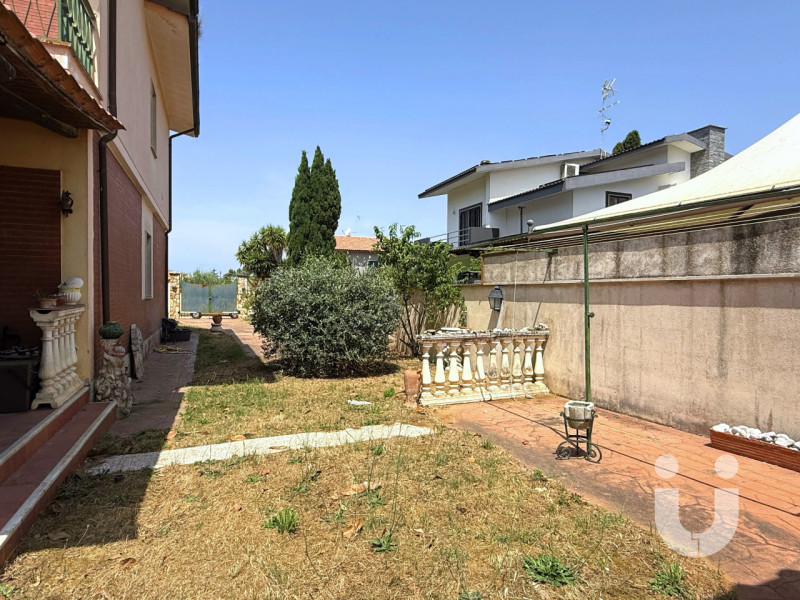 Immagine 4 di Villa in vendita  in Via Colle San Magno a Nettuno