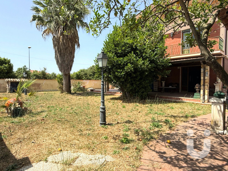 Immagine 5 di Villa in vendita  in Via Colle San Magno a Nettuno