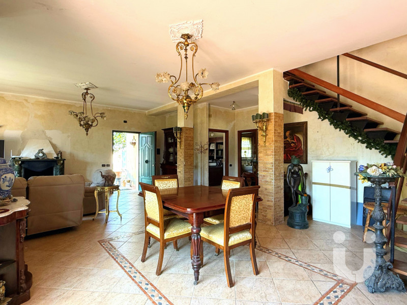 Immagine 12 di Villa in vendita  in Via Colle San Magno a Nettuno