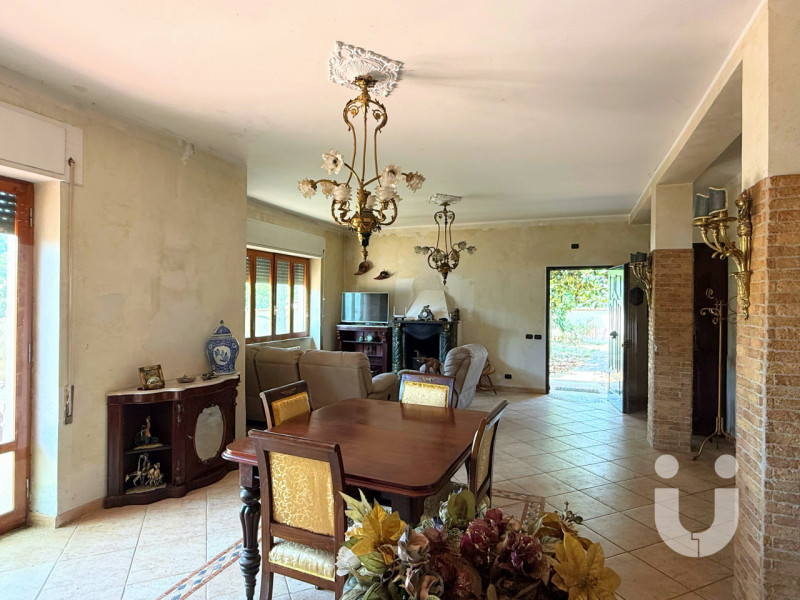 Immagine 14 di Villa in vendita  in Via Colle San Magno a Nettuno