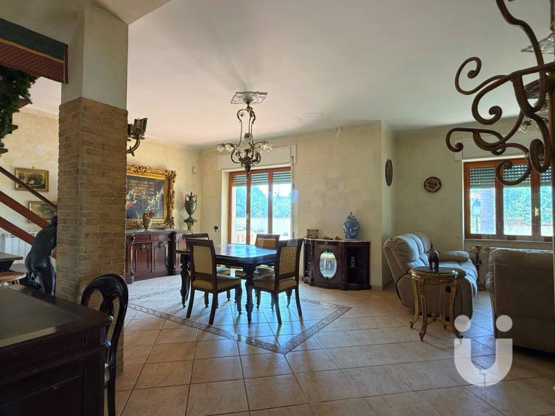 Immagine 15 di Villa in vendita  in Via Colle San Magno a Nettuno