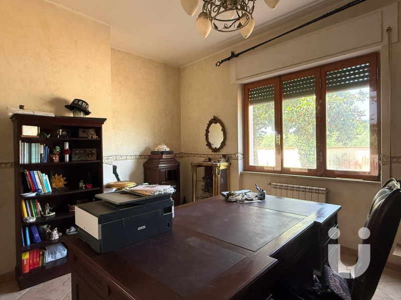 Immagine 21 di Villa in vendita  in Via Colle San Magno a Nettuno