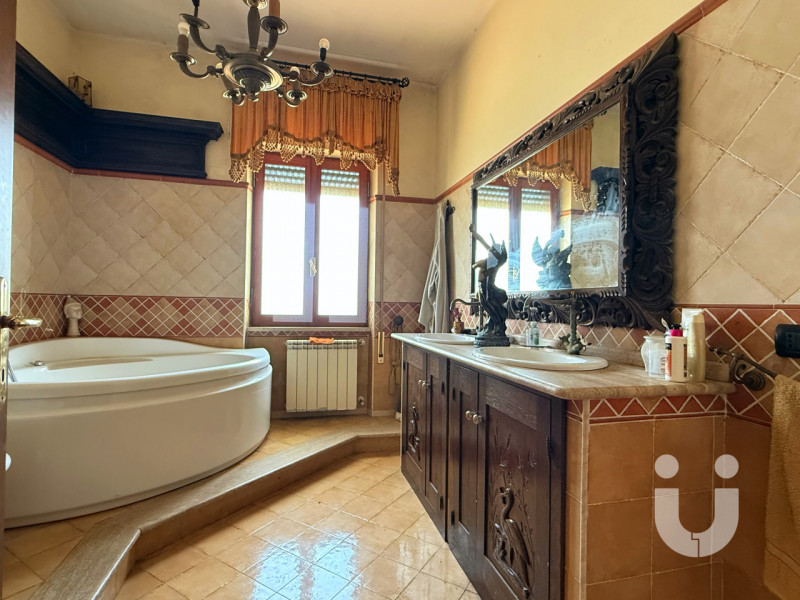 Immagine 37 di Villa in vendita  in Via Colle San Magno a Nettuno