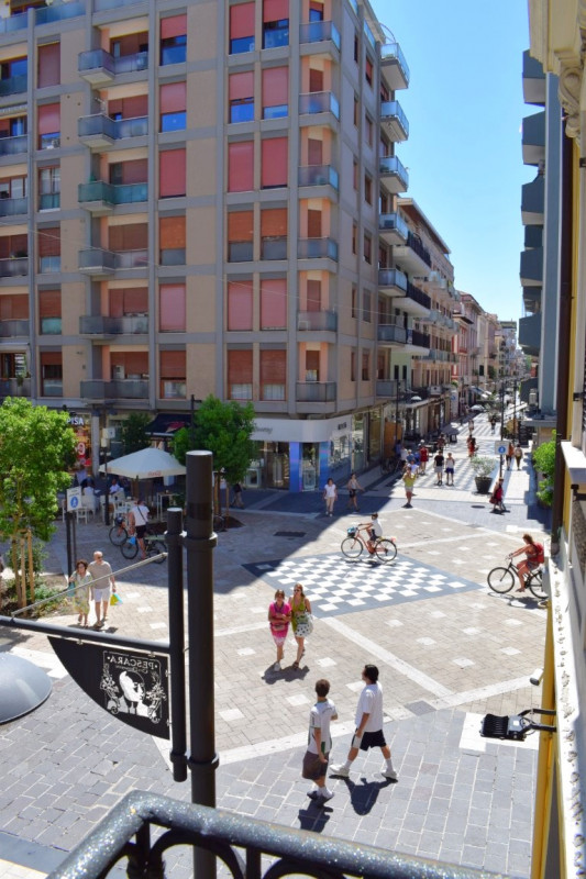 Immagine 22 di Ufficio in affitto  in C.so Umberto I 25 a Pescara