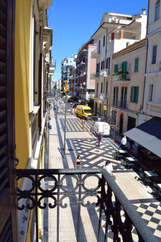 Immagine 28 di Ufficio in affitto  in C.so Umberto I 25 a Pescara