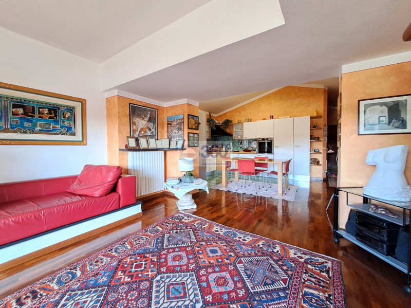 Immagine 4 di Villa in vendita  in Via San Filastro a Provaglio D'iseo