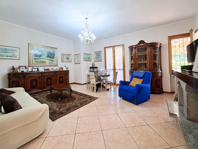 Immagine 13 di Villa in vendita  in Via San Filastro a Provaglio D'iseo