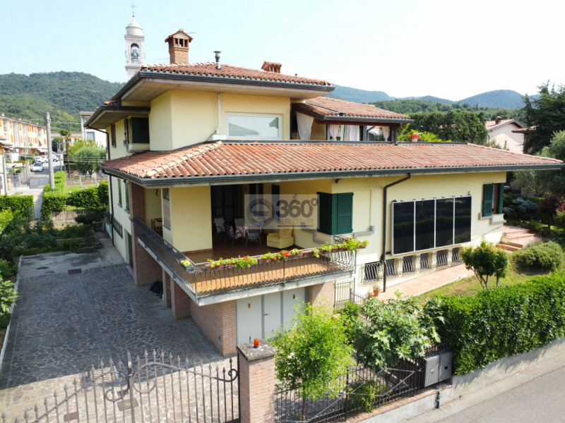 Immagine 26 di Villa in vendita  in Via San Filastro a Provaglio D'iseo