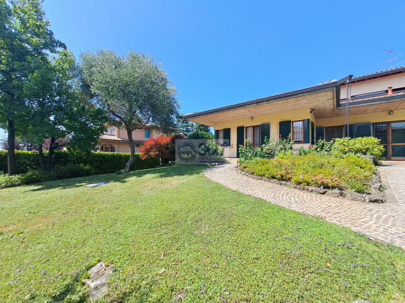 Immagine 27 di Villa in vendita  in Via San Filastro a Provaglio D'iseo